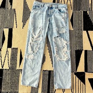 H&M high waist 90’s boyfriend jeans baggy light wash jeans size 10